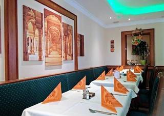 Well-established Indian restaurant in Austria with over half a million euros turnover seeks expansion funds.