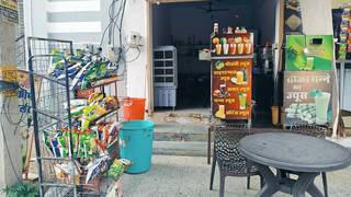 Fast food restaurant for sale with loyal customer base and strong revenue streams.