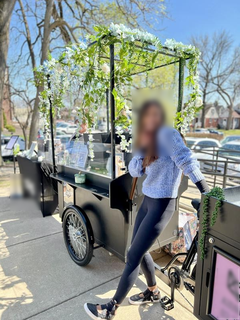 Luxury mobile espresso business serving weddings and corporate events, with premium equipment and loyal clients.