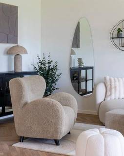 E-commerce home decor store seeking full sale to fuel the main business growth.