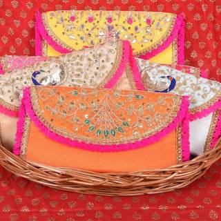 For sale: E-commerce website that offers ethnic women's clothing with 600+ orders per month.