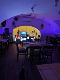 Full sale of established Trier restaurant with diverse Japanese menu and dedicated team.