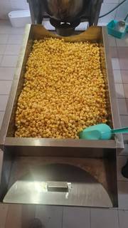 Batu Arang-based popcorn business specializing in doorgift popcorn for events with 300+ clients, seeks funding.