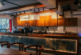 Cafe in Koramangala with 3 revenue streams, 66+ orders/day and own coffee brand seeks funds.