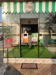 Manufacturers of smart vending machines for food and beverages are seeking investment.
