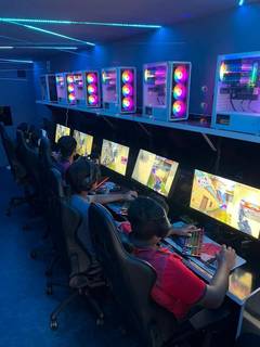 For Sale: Computer café featuring 12 PCs and 2 PS5 consoles, full capacity on weekends.