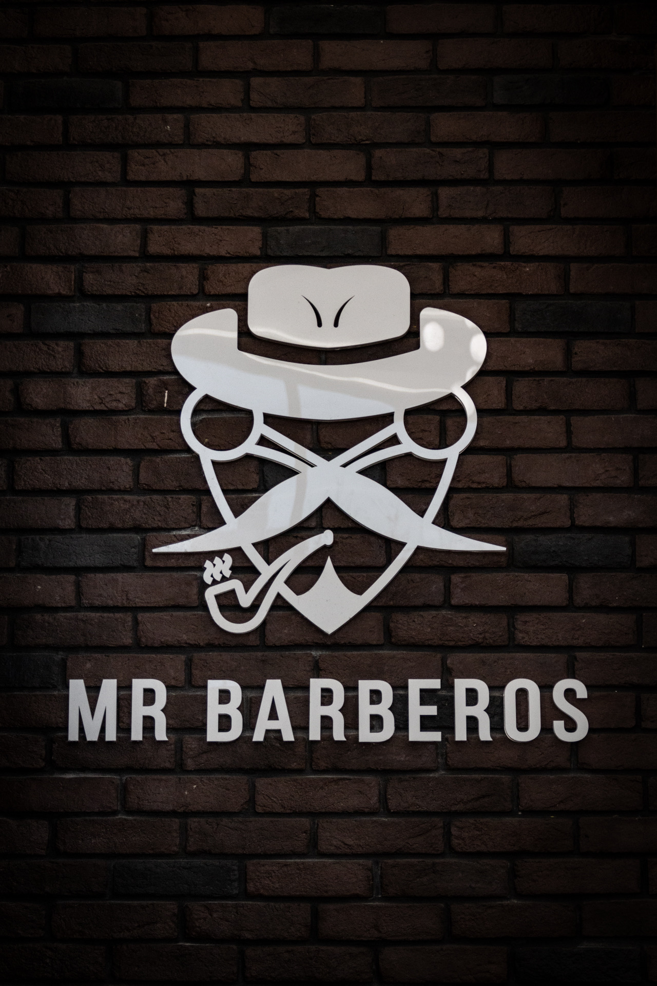 Mr Barberos logo
